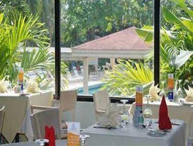 ホテル Wyndham Kingston Jamaica エクステリア 写真
